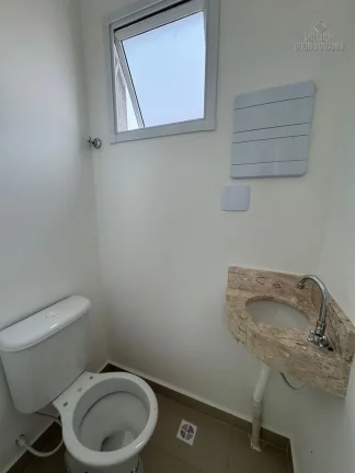 Imagem Elegância e Praticidade Casa de condom. com 2 dmt e suíte a 640 metros do mar