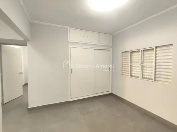 Imagem Casa Comercial para Locação, 6 salas, 4 vagas, saída para a Rod.D.Pedro e Shopping Galleria
Casa ...