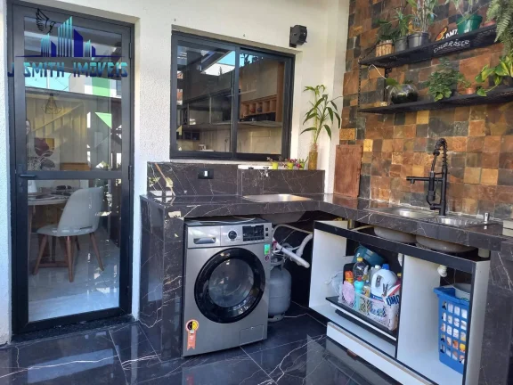 Imagem Casa NOVA c/ móveis sob medida, bem decorada, 2 dorm, 2 vagas, Lazer total