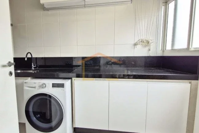 Imagem Apartamento com 9 anos de construção, totalmente reformado, com 4 dormitórios, sendo 2 suítes. C...
