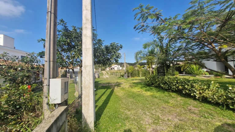 Imagem Terreno 340m² plano em Areias do Macacu, Garopaba. Vista montanhas. Escritura.