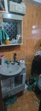 Imagem Sobrado bem estruturado, com acabamento externo totalmente revestido, dispensando manutenção de pi...