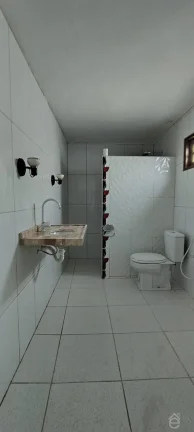 Imagem Casa à venda de esquina na Ponta Grossa, 3/4, sala ampla, garagem e DCE, 323m2