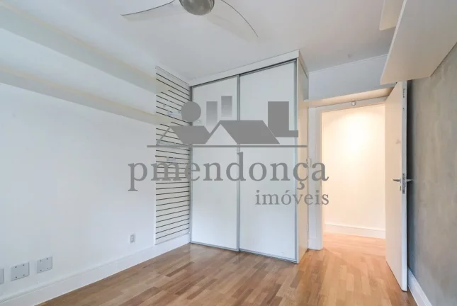 Imagem Apartamento reformado a venda em Pinheiros com 2 quartos( 1 suí­te )e 1 vaga, 123m²