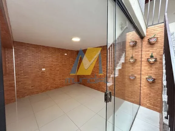 Imagem Um sobrado moderno, funcional e pronto para receber sua família.