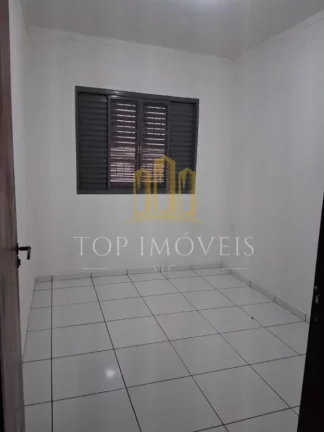 Imagem Espaçosa casa três dormitórios próximo ao shopping oriente