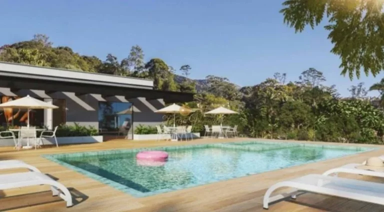 Imagem Terreno em Condomínio para Venda em Teresópolis / RJ no bairro Ermitage