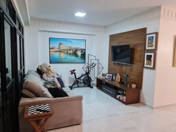 Imagem Apartamento com varanda / sacada em excelente localização a 80m do mar da praia de Intermares - AP2036.