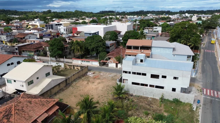 Imagem Tour Virtual 360: Vista Deslumbrante do Mar: Lote Exclusivo em um Bairro Comercial - Descubra Agora!