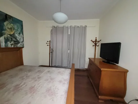 Imagem PITANGUEIRAS - NA SEGUNDA QUADRA DA PRAIA, 134,62 M² ÚTEIS, VAGA DE GARAGEM NO PRÉDIO, EXCELENTE APARTAMENTO, AMPLO APARTAMENTO CLARO E AREJADO.