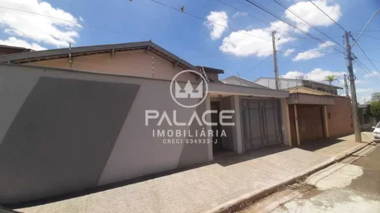 Imagem Esta excelente casa está localizada em um dos bairros mais desejados da cidade, oferecendo conforto...
