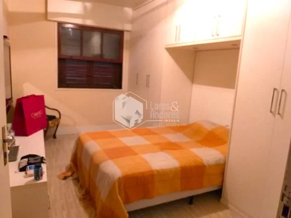 Imagem SOBRADO À VENDA, COM 267M² COM 3 DORM (1 SUÍTE), SALÃO GRANDE COM WC, 3 VAGAS DE GARAGEM COM ARMÁRIOS EMBUTIDOS NOS QUARTOS. - PRÓXIMO METRÔ VL MADALENA