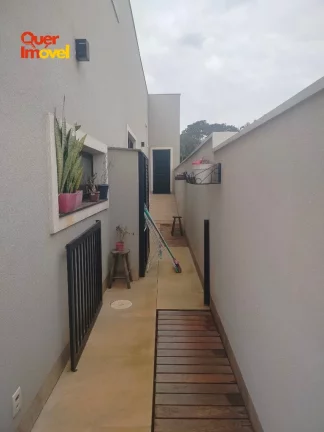 Imagem Linda Casa em Condomínio à Venda em Ribeirão Preto-SP, Bairro Vila do Golf! 3 Quartos, 3 Suítes, 1 Sala, 5 Banheiros, 4 Vagas de Garagem, 208m²!