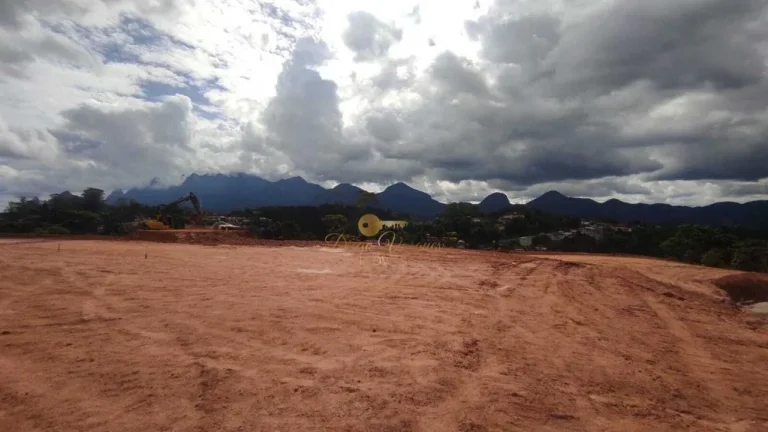 Imagem Terreno em Condomínio para Venda em Teresópolis / RJ no bairro Ermitage