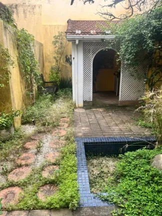 Imagem Casa para Venda em São Paulo, Pinheiros, 2 dormitórios, 1 banheiro, 8 vagas