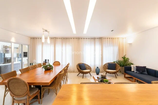 Imagem Sobrado à venda em condomínio com 3 quartos (sendo 1 suíte master com closet, banheiro social e s...