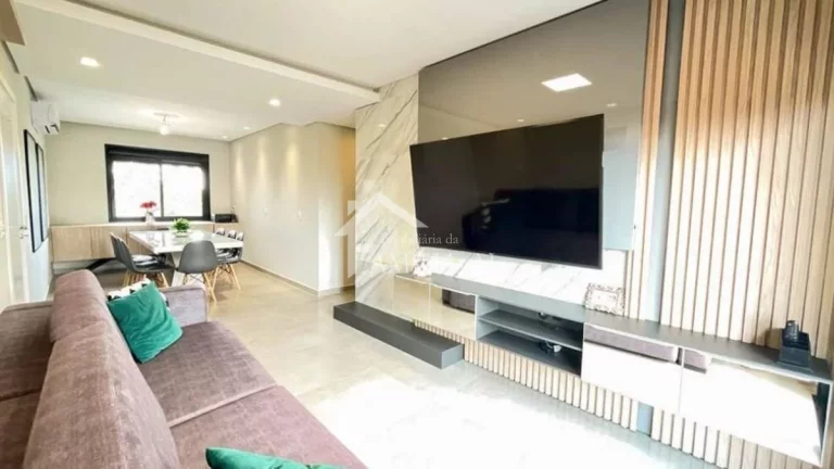 Imagem CASA (SOBRADO) COM 250 M² NO BAIRRO ESPINHEIROS