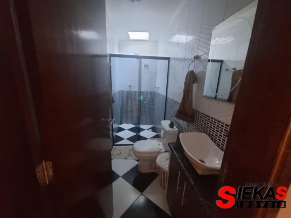 Imagem Imperdível oportunidade: Casa à venda em São Paulo-SP, na Vila São Geraldo, com 3 quartos, 1 suíte, 1 sala, 2 banheiros, 3 vagas de garagem e 160m² de área!