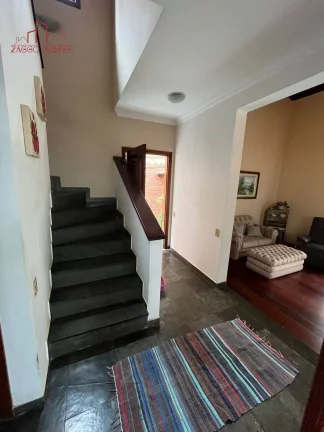 Imagem Belíssimo casa no horto do ypê - 2 suítes - 420 m²
