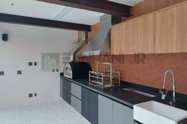 Imagem Casa de Alto Padrão no Jardim Paulista: 5 Quartos, 5 Suítes, 4 Salas, 6 Banheiros, 4 Vagas, 450 m² - São Paulo-SP