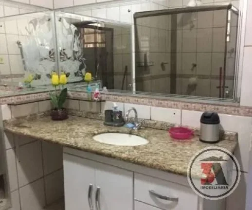 Imagem Casa esquina 240M2 a 50m da av. Calama
