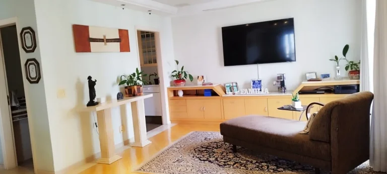 Imagem Apartamento 227 M², 1 por andar, 4Q, 4 Suítes, 5 Banheiros, 4 Vagas, Depósito, Closet, Hidro, 2 Salas, Academia, Sauna, Quadra, Salão de festa e jogos