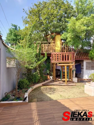 Imagem Imperdível! Casa à venda em São Paulo-SP, Itaquera, 4 quartos, 2 suítes, 2 salas, 3 banheiros, 3 vagas, 165m². Confira!