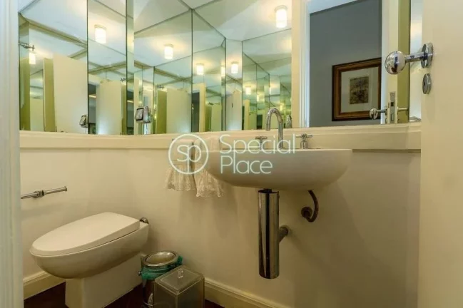 Imagem Excelente apartamento com 209m² em Moema Pássaros, fora da rota! Amplo living para 03 ambientes co...