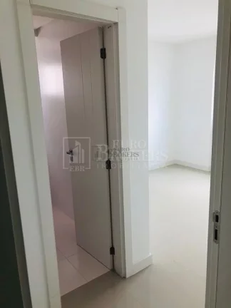 Imagem Apartamento com 3 suítes no Centro de Balneário Camboriú