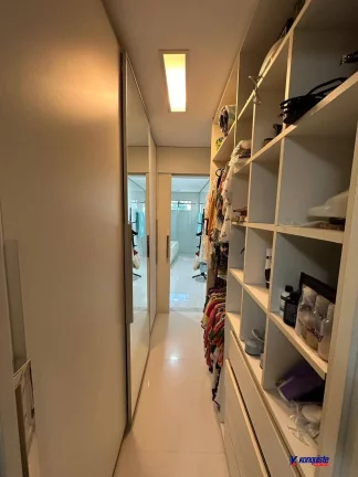 Imagem VENDO MANSÃO 4/4 + SUÍTES-CONDOMÍNIO- SIM