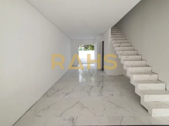 Imagem Encante-se com essa oportunidade única! Espaçosa vaga para 2 carros, 5m de abertura e 13m de fundo...