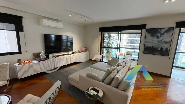Imagem Apartamento de alto padrão com 170m² em Moema Pássaros fora da rota dos aviões e a 10 minutos a pé do Parque Ibirapuera.