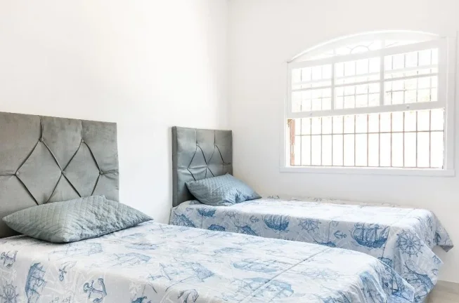 Imagem Casa para Venda em Itanhaém, Bopiranga, 3 dormitórios, 1 suíte, 1 banheiro, 8 vagas