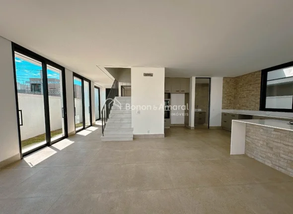 Imagem Casa de Alto Padrão com 5 Suítes, Piscina e Infraestrutura Completa

Apresentamos uma casa de alto...