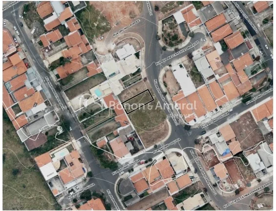 Imagem Apresentamos um excelente terreno de 250 m² localizado no Residencial Vitória Ropole. Esta área p...