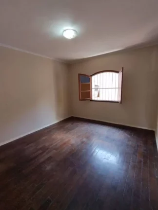 Imagem Sobrado com 3 dormitórios para alugar, 176 m² por R$ 2.600,00 Pq Marajoara