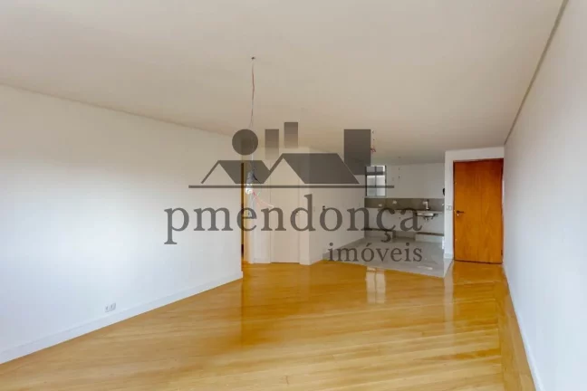 Imagem Apartamento reformado no Sumaré, 3 dormitórios (1 suíte) e 1 vaga.