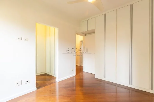 Imagem Apartamento com 147m², 3 dormitórios sendo 1 suíte, 4 banheiros, 1 lavabo, living, salas de estar...
