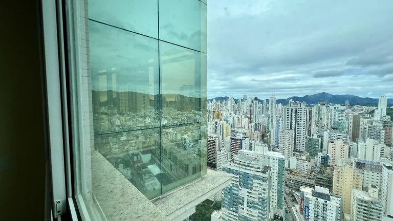Imagem Apartamento com 4 dormitórios à venda sendo 4 suítes, 228.62 m² por - R$ 6.000.000,00 - Pioneiros - Bal. Camboriú/SC
