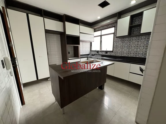 Imagem Cobertura à venda com 191m², 3 dormitórios, 1 suíte, jacuzzi, vista mar por R$ 1.849.000,00 no Campo Grande em Santos