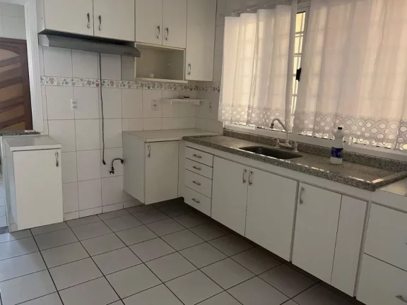 Imagem Sobrado com 3 dormitórios à venda, 170 m² por R$ 750.000,00 - Centro - Ferraz de Vasconcelos/SP