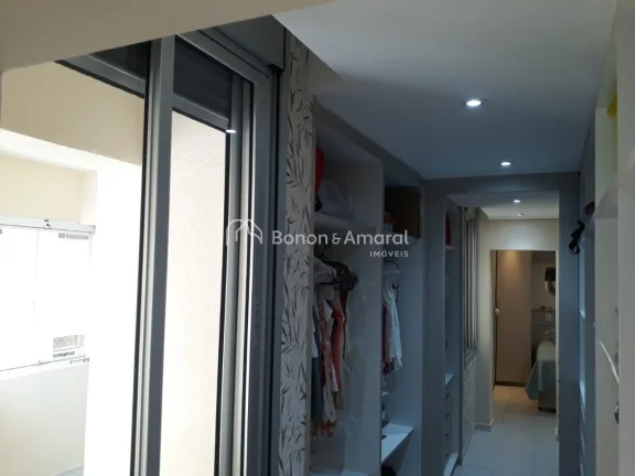 Imagem Espaçoso apartamento totalmente renovado, oferecendo 117m² de conforto e elegância. Com 3 quartos...
