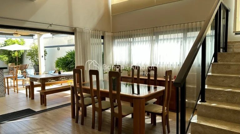 Imagem Casa à venda no Swiss Park, magnífica em rua sem saída e próximo a área de preservação. Sala ...