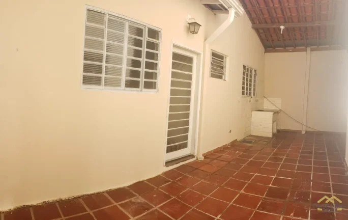 Imagem Casa com 4 quartos sendo 1 suíte e 4 vagas no Jardim Eulina em Campinas - SP