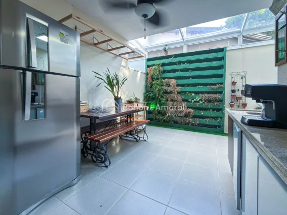 Imagem Casa com excelente padrão de acabamento em condomínio unindo conforto, privacidade e funcionalidad...