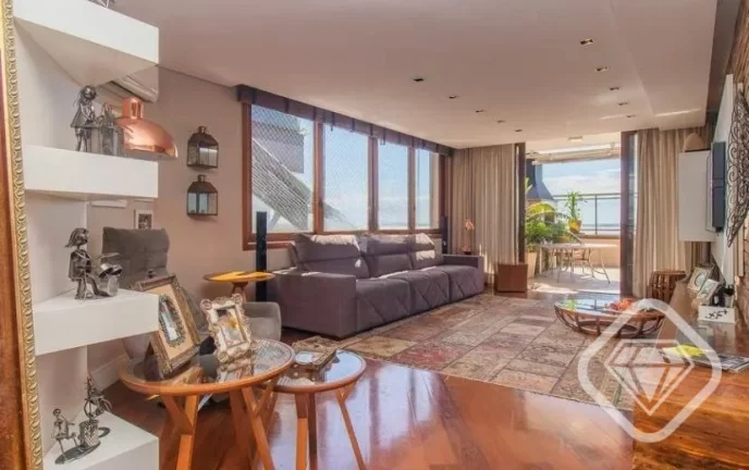 Imagem Apartamento Exclusivo com Terraço e Vista para o Pôr do Sol

Brilhante Imóveis apresenta um apart...