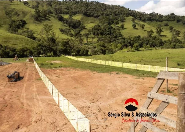 Imagem Chácara a Venda Localizado na Região de Wenceslau Baz - MG.