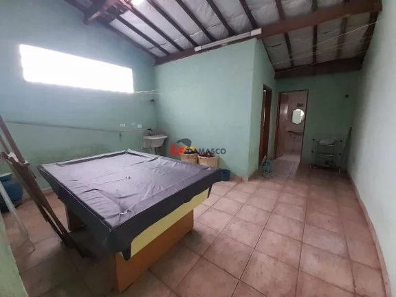 Imagem Sobrado para locação com 3 andares