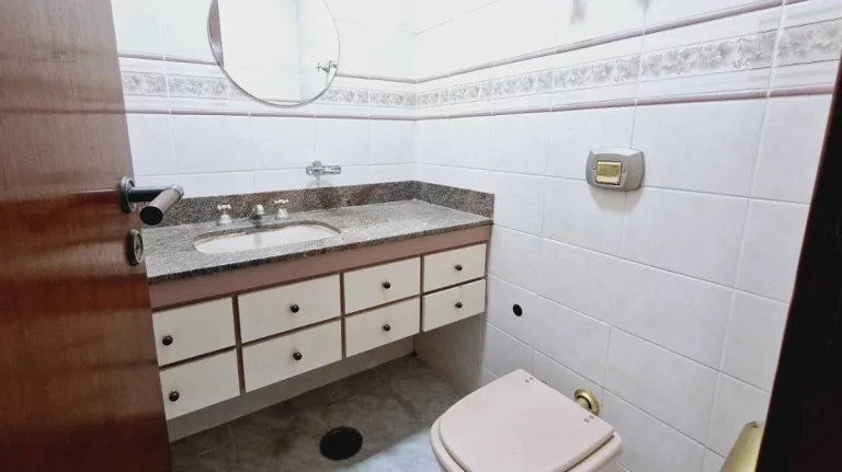 Imagem Aparatamento na Bela Vista com 3 Dormitórios ( 1 suíte) com Portaria 24 hs e 02 Vagas de Garagem