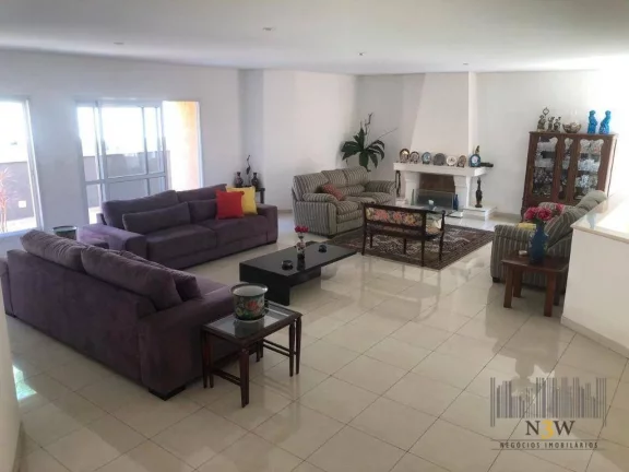 Imagem Sobrado à venda em Alphaville Barueri SP com 5 suítes, 4 vagas de garagem, piscina e 480m².